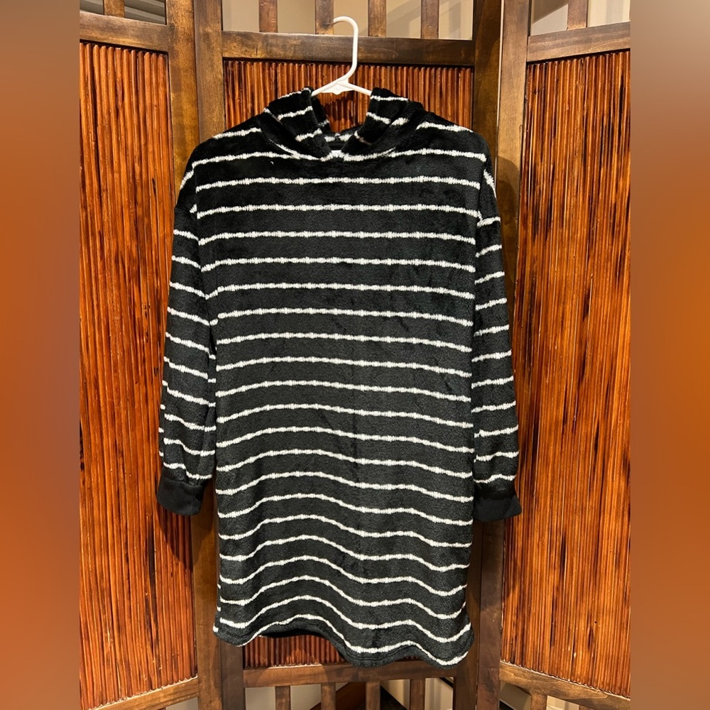 Fuzzy Black and white striped sleepwear shirt nightgown girls